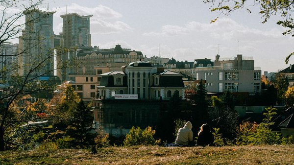 Où séjourner pour des vacances en Provence avec des cours de yoga et des balades dans les champs de lavande?